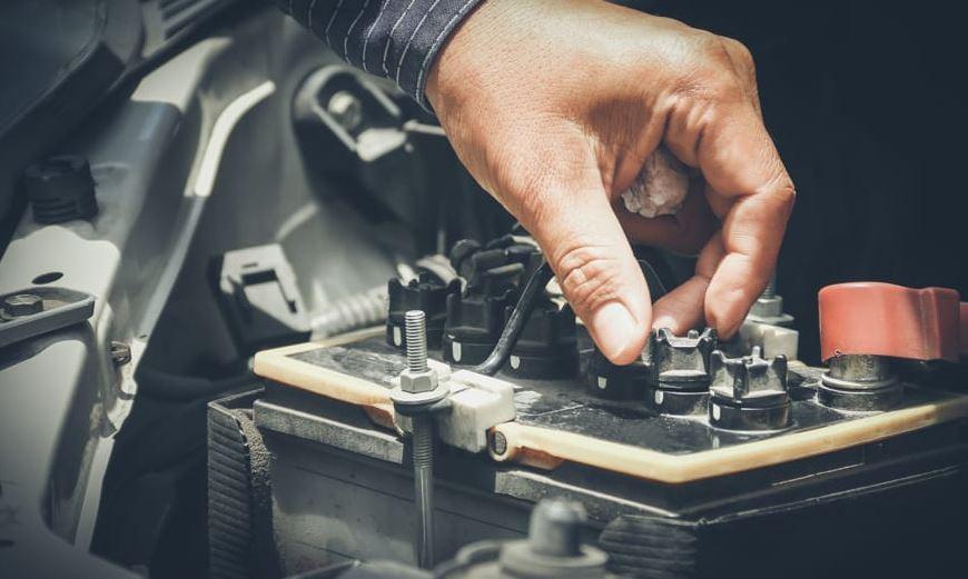 How long can a car run with a dead battery?

