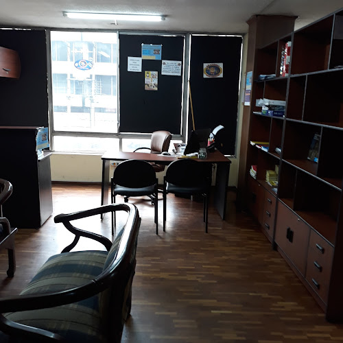 Academia Universal - Quito