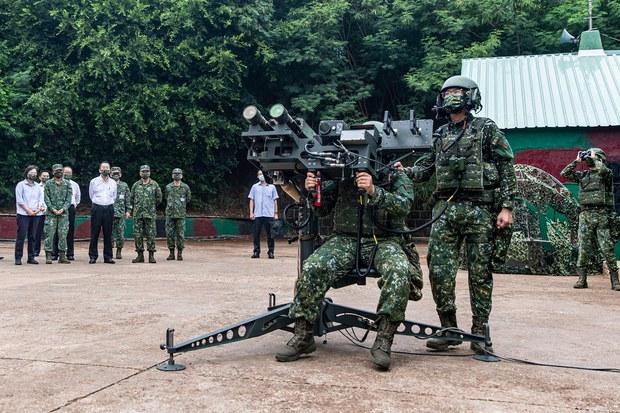 【台海局勢】蔡英文令反制共軍無人機　國軍首度開槍射擊驅離