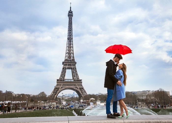 Tour du lịch Pháp - Check-in tại tháp Eiffel