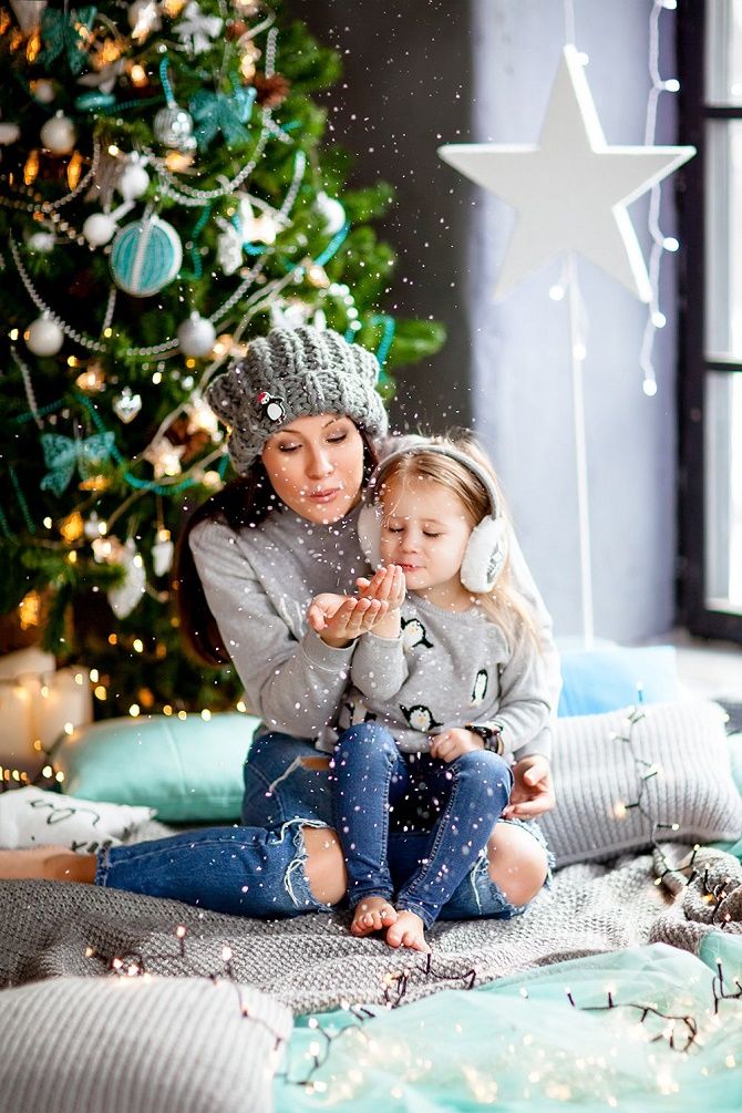 images for the New Year's photo shoot 2020 mom and daughter