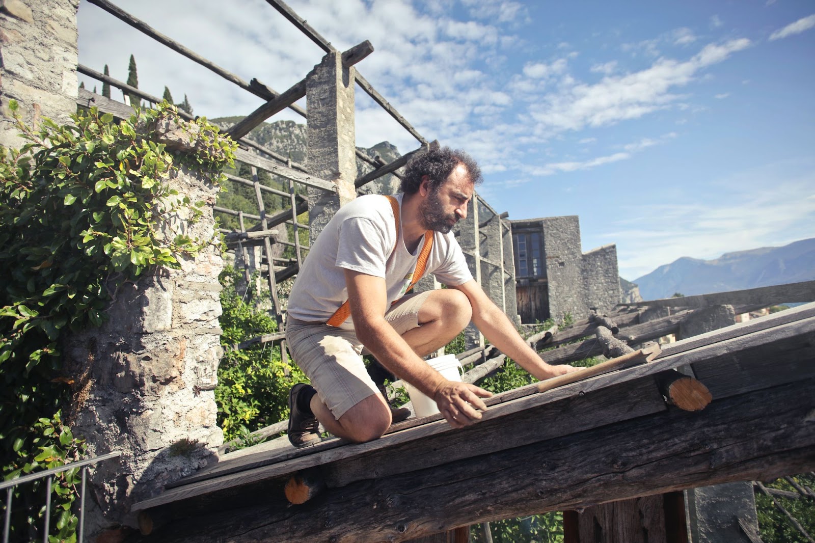 install roof and performs the necessary work required