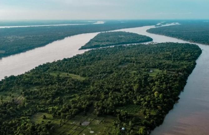 Precarious Mekong 2