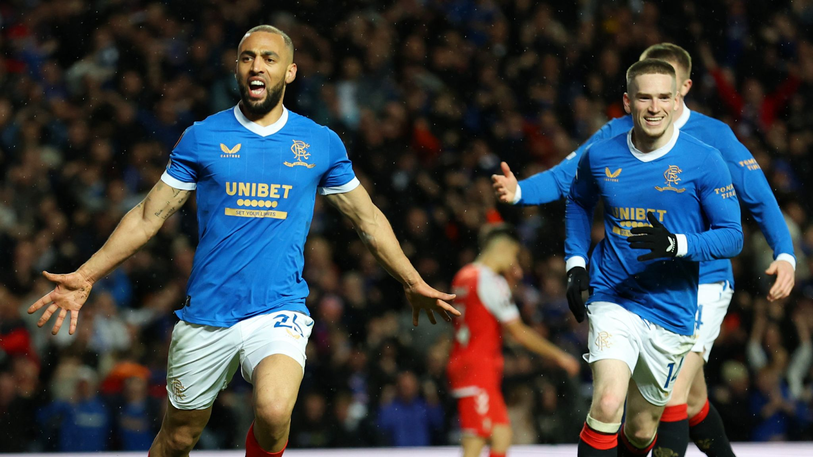 Rangers overcame a one-goal deficit to beat Braga 3-2 on aggregate