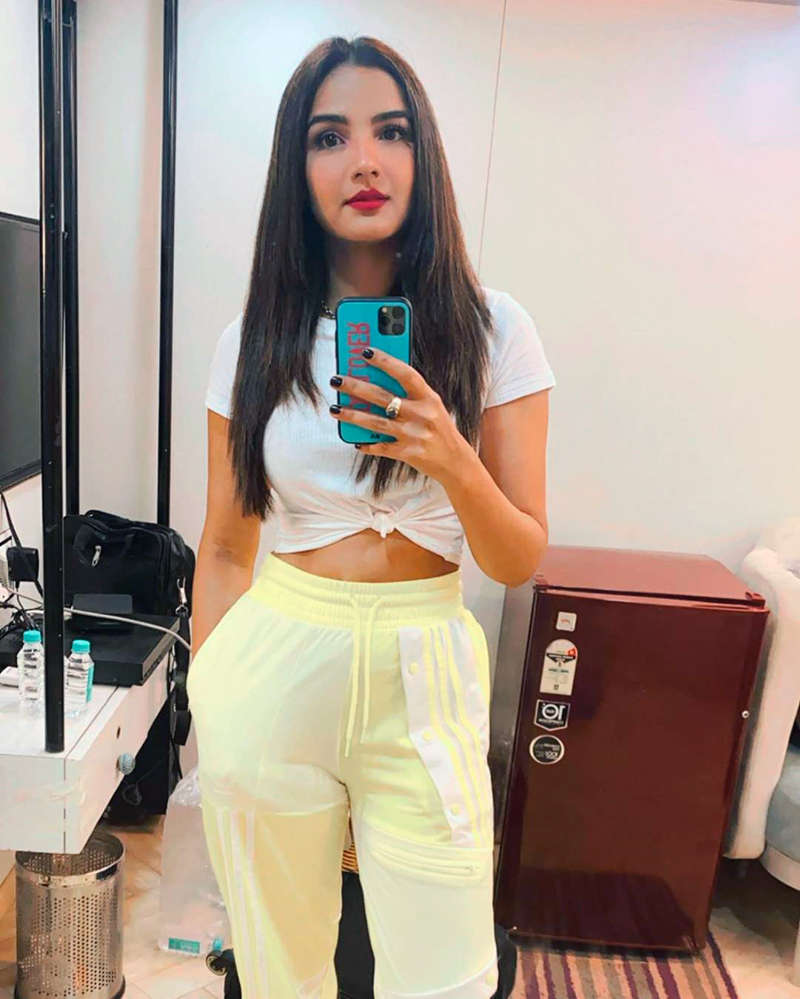 TV actress Jasmin Bhasin interesting facts