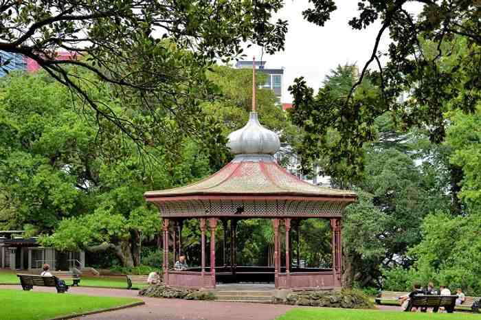 Tour du lịch New Zealand - Công viên Albert có thảm thực vật đa dạng